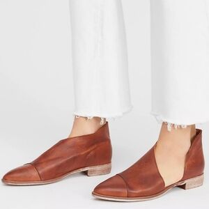 FREE PEOPLE Flat Royale Cut Out Flat Brown Leather, size 7